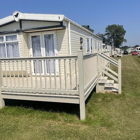 Stunning 3-Bed Caravan In แคลกตัน-ออน-ซี ภายนอก รูปภาพ