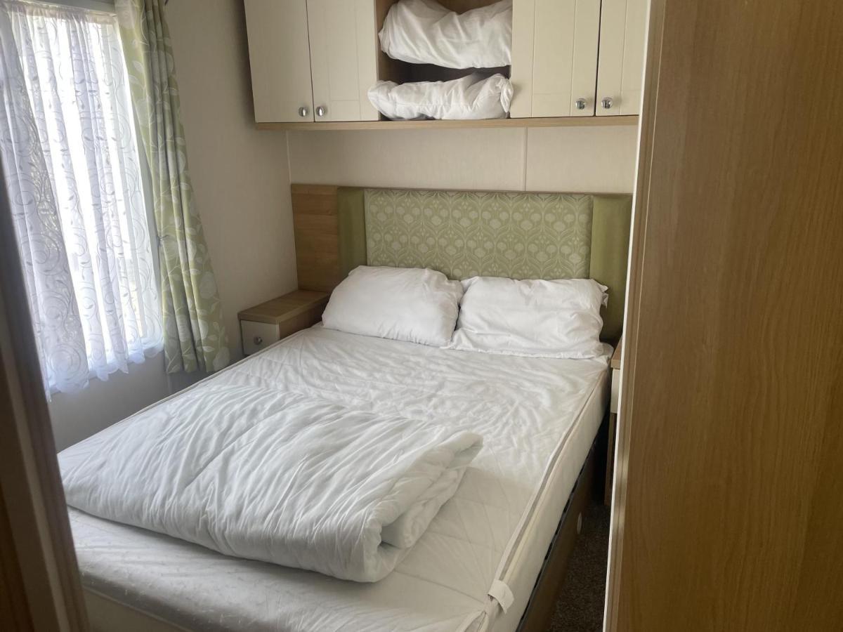 Stunning 3-Bed Caravan In แคลกตัน-ออน-ซี ภายนอก รูปภาพ