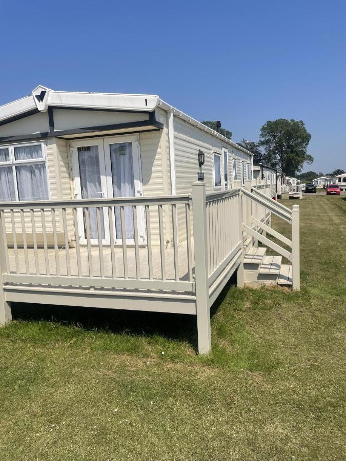 Stunning 3-Bed Caravan In แคลกตัน-ออน-ซี ภายนอก รูปภาพ
